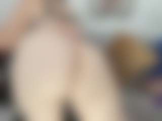 Live cam show with esmeralda-milf - Mature on Mixed Magazine Live
