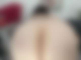 Live cam show with esmeralda-milf - Body Massage on Dare Cams