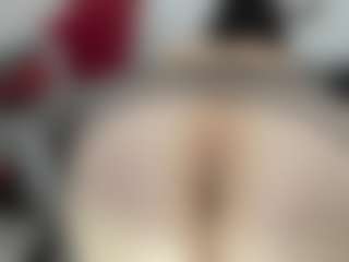 Live cam show with esmeralda-milf - Mature on liverealitysex.com