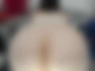 Live cam show with esmeralda-milf - Body Massage on Camsoda