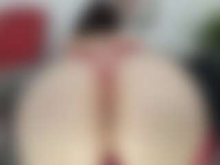 Live cam show with esmeralda-milf - Middle Aged on xheatlive.com