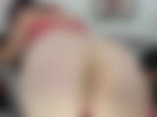 Live cam show with esmeralda-milf - Body Massage on Camsoda