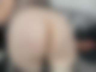 esmeralda-milf's Live Sex Cam Show