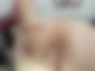 Live cam show with esmeralda-milf - Body Massage on Camsoda