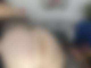 Live cam show with esmeralda-milf - Body Massage on Camsoda