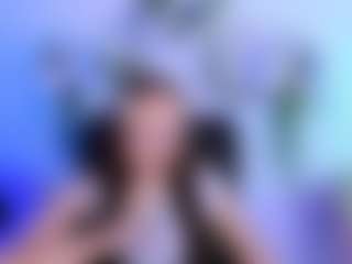 Live cam show with andrea-kisss - Blue Eyes on CamwithHer