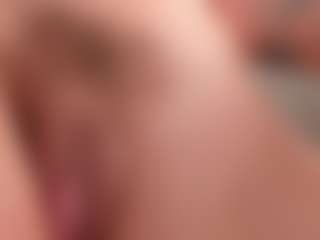 Live cam show with bigclitti - Striptease on Chatstar