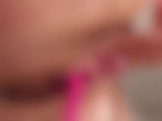 Live cam show with bigclitti - Big Clit on CamwithHer