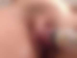 Live cam show with bigclitti - Smoking on Cam Slut