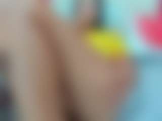 Live cam show with IsaSquirt - Striptease MILF on Soda Cam