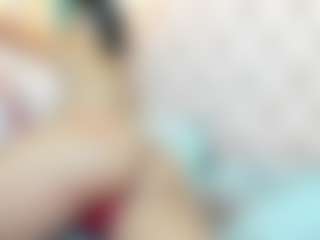 IsaSquirt MILF webcam performer live streaming