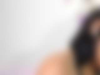 Live cam show with Katemoos - Facial on Camsoda