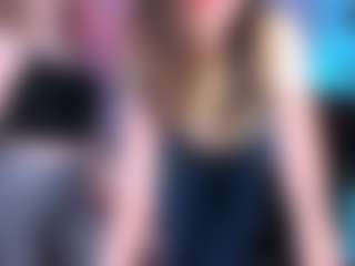 Live cam show with kitniss-dreamy - Drinking on StripNow