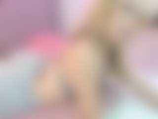 Live cam show with Sami - Blonde Hair Shaved Pussy on CamwithHer