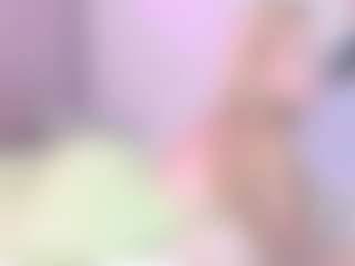 Live cam show with Lia - Small Tits on AdultVida.com