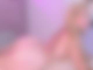 Live cam show with Lia - Striptease on Camsoda