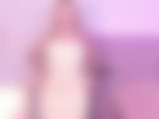 Live cam show with Lia - Teen (18+) on livesuperchat.net