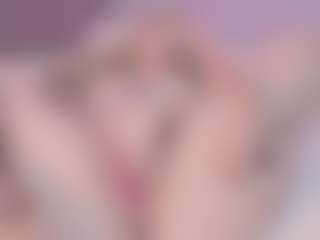 Live cam show with Lia - Fingers on Camsoda
