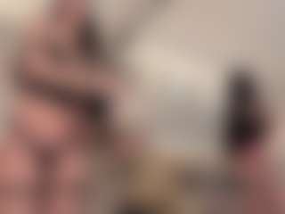 Live cam show with SolAvelar - Average on xDating