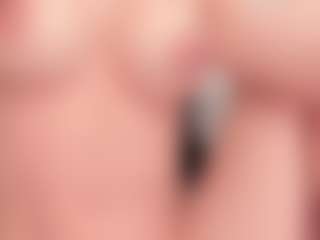 Spettacolo in cam dal vivo con SolAvelar - Striptease su Camsoda