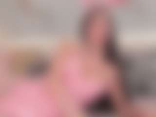 Live cam show with SolAvelar - Fingering on madthumbs