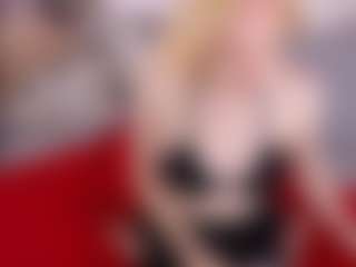 Live cam show with Sue-Holland - Small Tits on CamwithHer