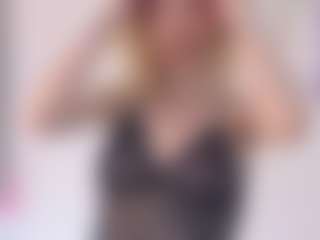 Live cam show with Sue-Holland - Blue Eyes on madthumbs