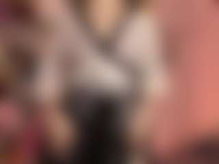 Live cam show with Sue-Holland - Body Massage on Camsoda