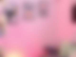 Live cam show with Sue-Holland - Body Massage on Gym Cam Girls