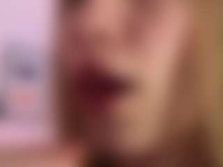 Sue-Holland's Live Sex Cam Show