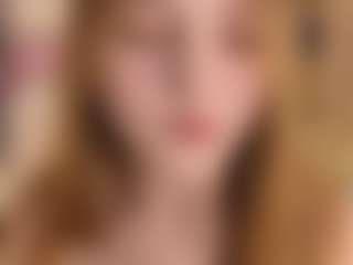 Live cam show with Sue-Sanders - Fingering on SquirtSoMuch