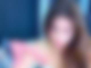 Live cam show with LizzyOlsen - Striptease on Camsoda