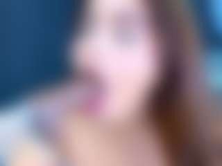 Live cam show with LizzyOlsen - Striptease on Camsoda