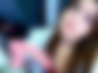 Live cam show with LizzyOlsen - Smoking on StripNow