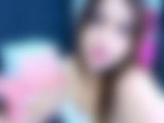 Live cam show with LizzyOlsen - Striptease Teen (18+) on Chatstar