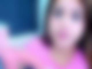 Live cam show with LizzyOlsen - Smoking on SmokeAndPoke