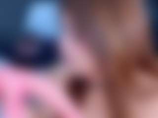 Live-Cam-Show mit LizzyOlsen - Striptease Latina auf Camsoda