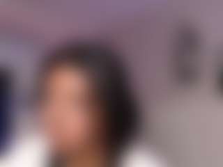 Live cam show with Maia Reficco - Fingering on Camsoda