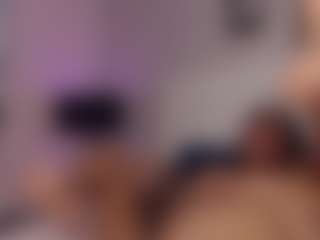 Live cam show with Maia Reficco - Average on Camsoda