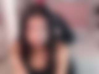 Live cam show with Maia Reficco - Brown Hair on LiveSexCams6
