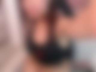 Live cam show with Maia Reficco - Hairy Pussy on liverealitysex.com