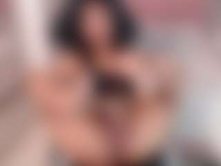Live cam show with Maia Reficco - Body Massage on LiveSexCams6