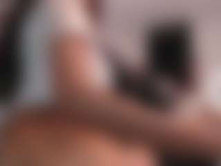 Live cam show with Maia Reficco - American Petite on Uber Horny | colombia