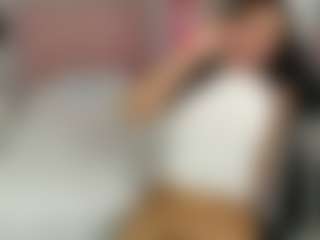 Live cam show with Maia Reficco - Striptease Teen (18+) on Gym Cam Girls