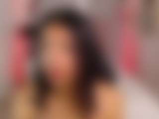 Live cam show with Maia Reficco - Normal on Camsoda