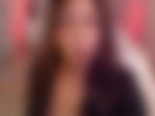 Live cam show with Maia Reficco - Brown Hair Petite on chickslive.net