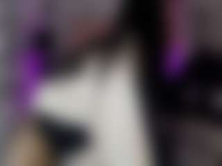 Live cam show with Maia Reficco - Brown Hair Teen (18+) on Camsoda