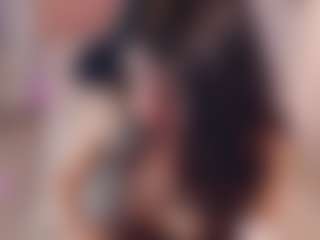 Live cam show with Maia Reficco - Average on Mixed Magazine Live