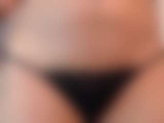 Live cam show with Maia Reficco - Pantyoff on Uber Horny