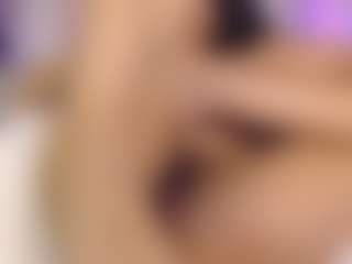 Live cam show with Maia Reficco - Pantyoff on Camsoda